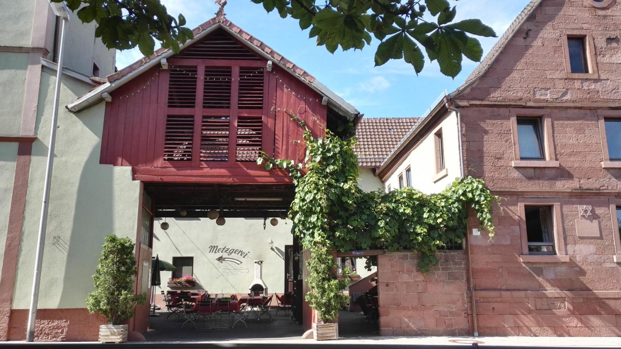 Wirtshaus & Hotel Zur Alten Brauerei Zapf Uettingen Exterior foto