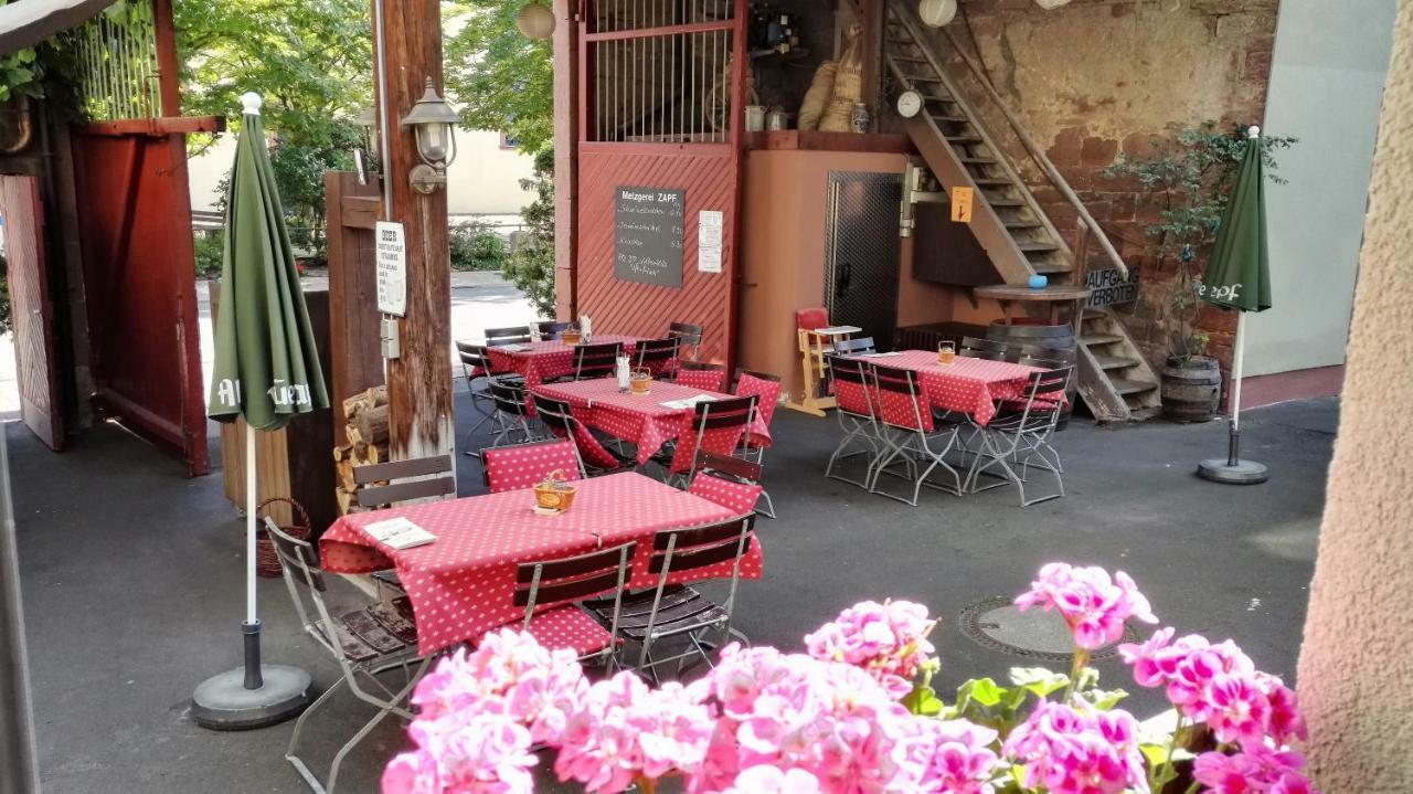 Wirtshaus & Hotel Zur Alten Brauerei Zapf Uettingen Exterior foto